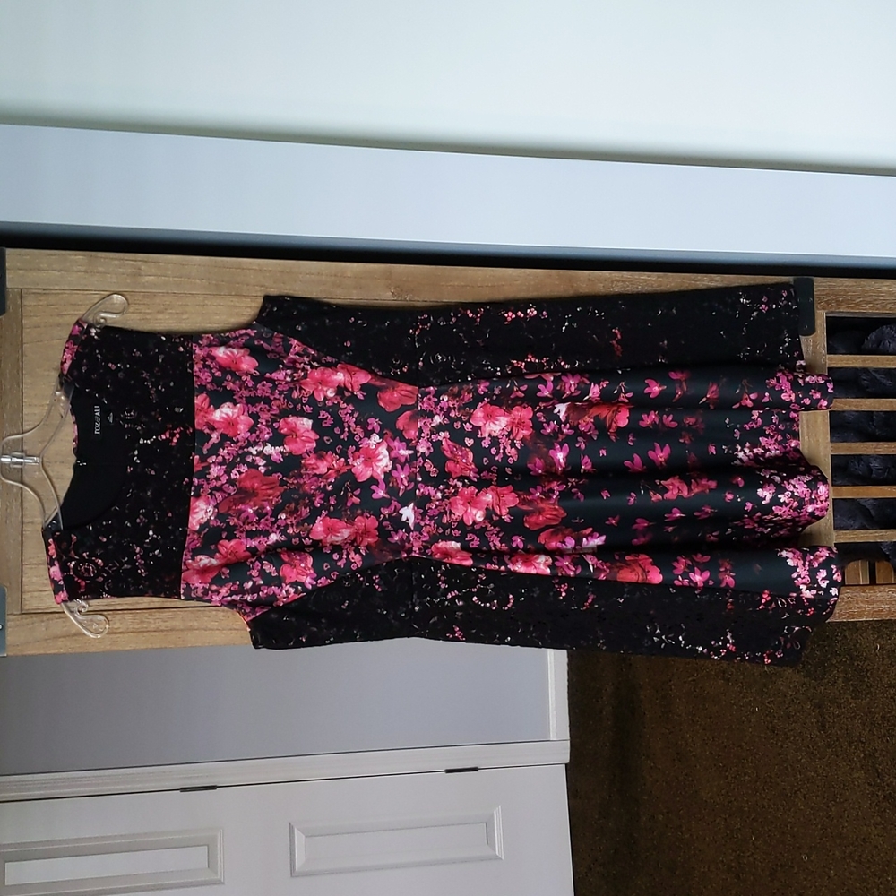 Lace detail dress